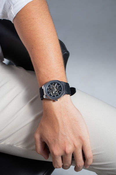 Diferença entre relógio de marca masculino e modelos genéricos