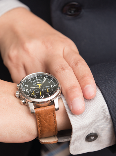 Em Qual Braço Usar o Relógio? Desvendamos o Mistério!